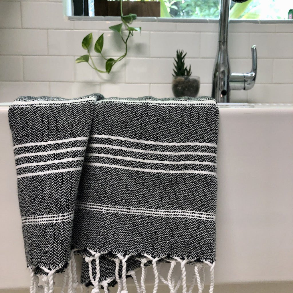 Classic Turkish Hand Towel - LAVANDOClassic Turkish Hand TowelClassic Turkish Hand Towel